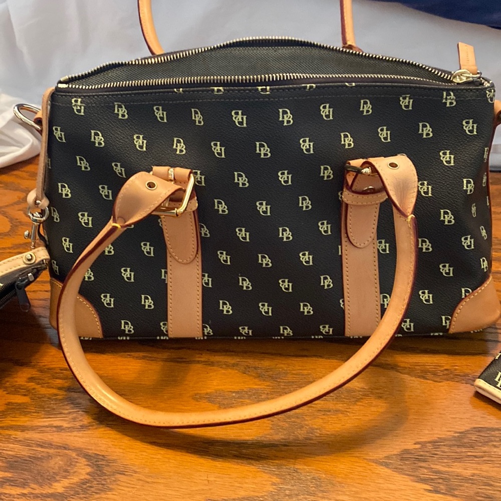 Dooney Bourke Signature leather purse